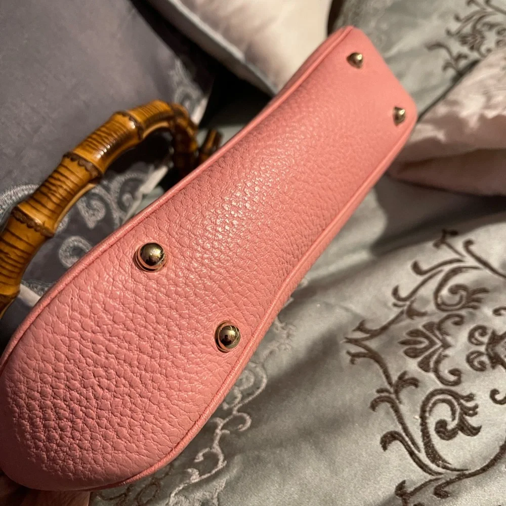 Authentic Pink Leather Gucci ANITA Handbag with Bamboo handle and bamboo zipper - Picture 8 of 17